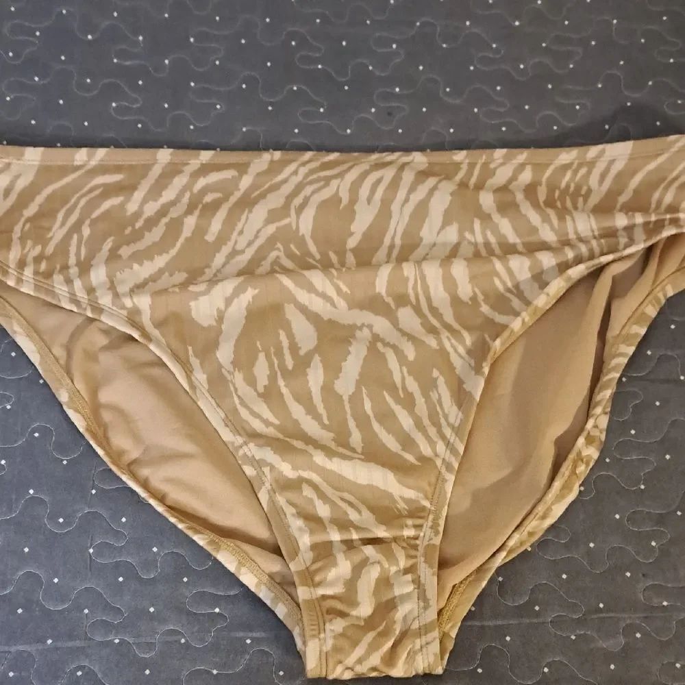 Wild Fable Bathing Suit tan bottoms size 2X